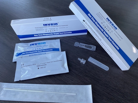 Une cassette rapide de Kit Saliva Antigen Rapid Test de maison d'essai d'antigène d'AG de Covid 19 d'étape